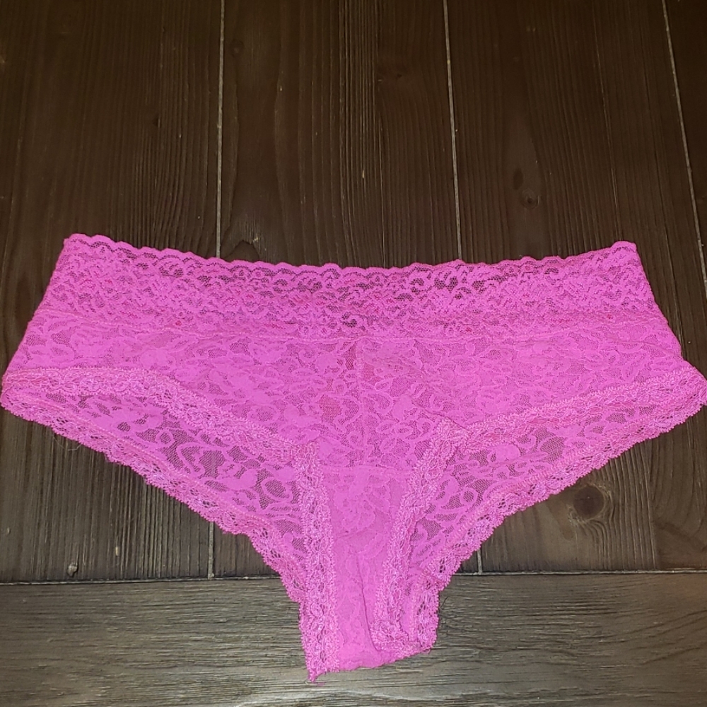 VS Lacie Cheeky
